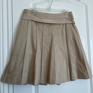 NWT White house black market size 10 khaki skirt
